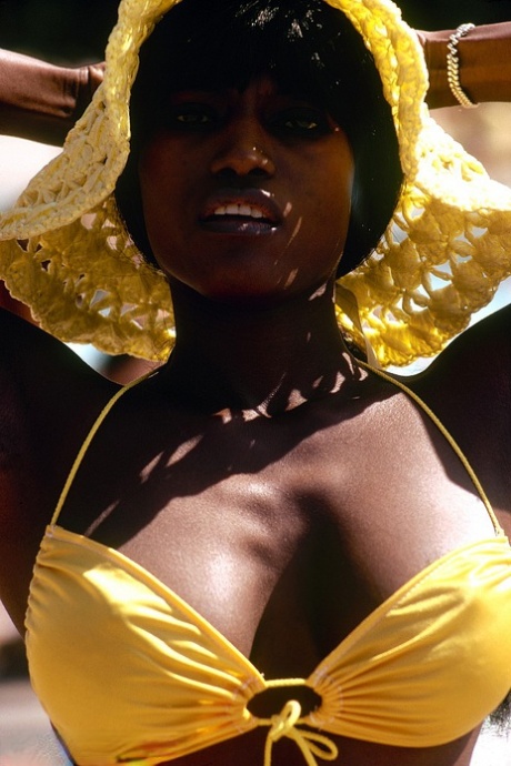 Exhibición negra caliente bonita imágenes