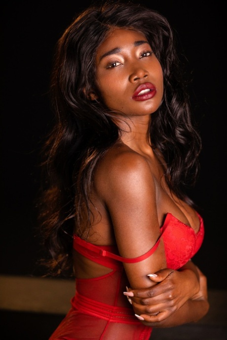 Negra Hailey Davis pornografico perfecto foto